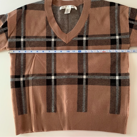 Max Studio brown and black plaid v-neck sweater size large - Picture 5 of 6